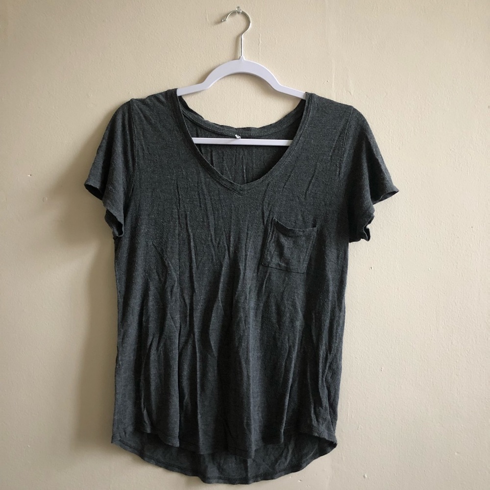 Grey tee